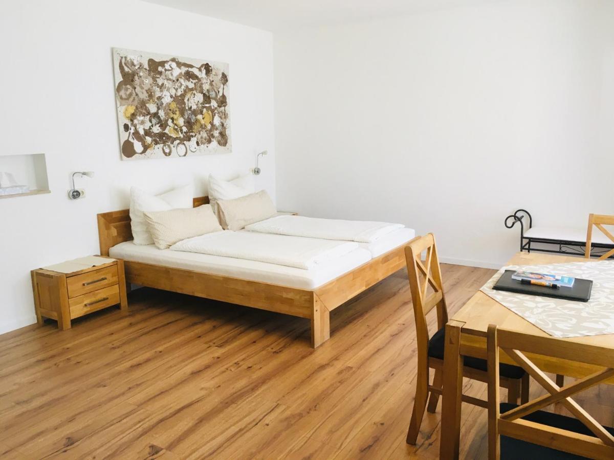 Gaestehaus Sommertal Mit Pool Im Garten, Eigener Parkplatz, 800M Zum Bodensee, 300M Zur Altstadt Meersburg Ngoại thất bức ảnh