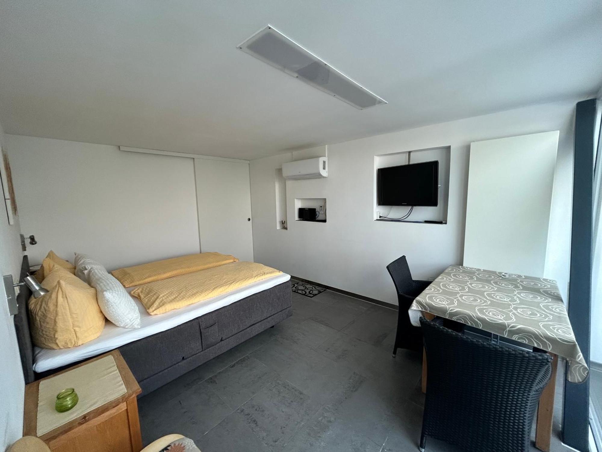 Gaestehaus Sommertal Mit Pool Im Garten, Eigener Parkplatz, 800M Zum Bodensee, 300M Zur Altstadt Meersburg Phòng bức ảnh