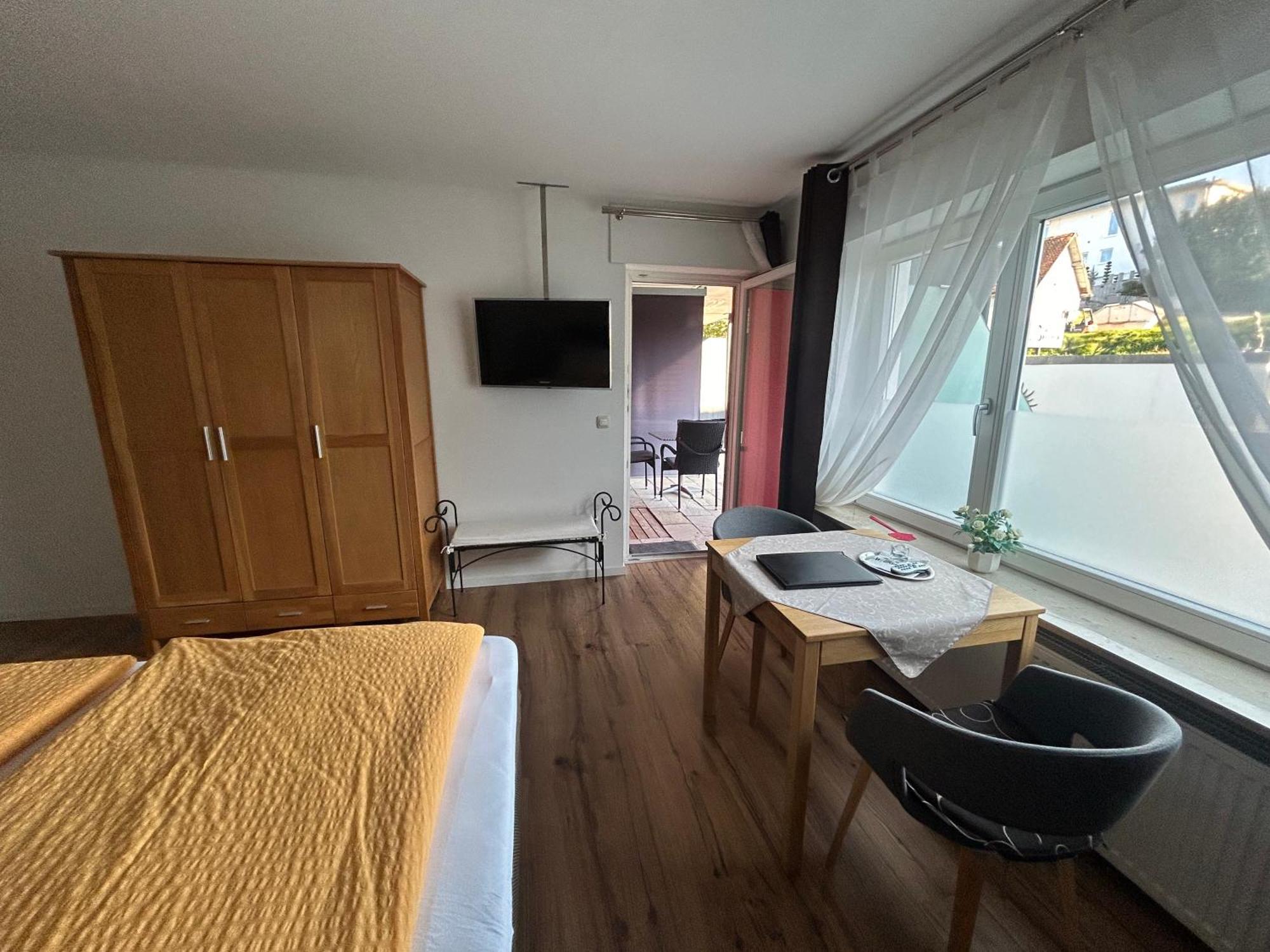 Gaestehaus Sommertal Mit Pool Im Garten, Eigener Parkplatz, 800M Zum Bodensee, 300M Zur Altstadt Meersburg Ngoại thất bức ảnh