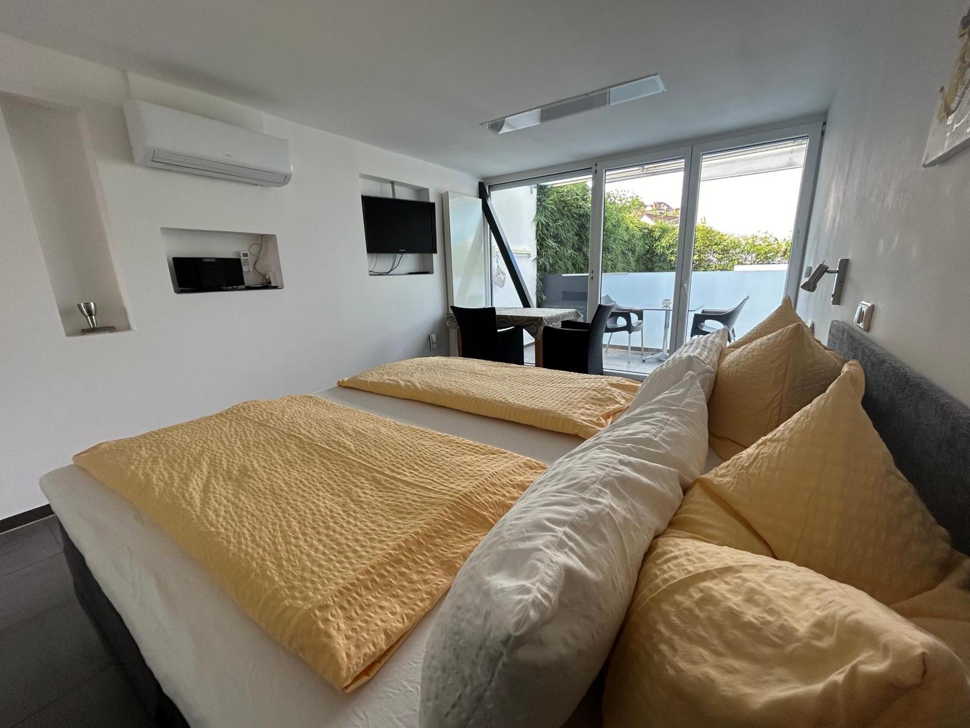 Gaestehaus Sommertal Mit Pool Im Garten, Eigener Parkplatz, 800M Zum Bodensee, 300M Zur Altstadt Meersburg Ngoại thất bức ảnh