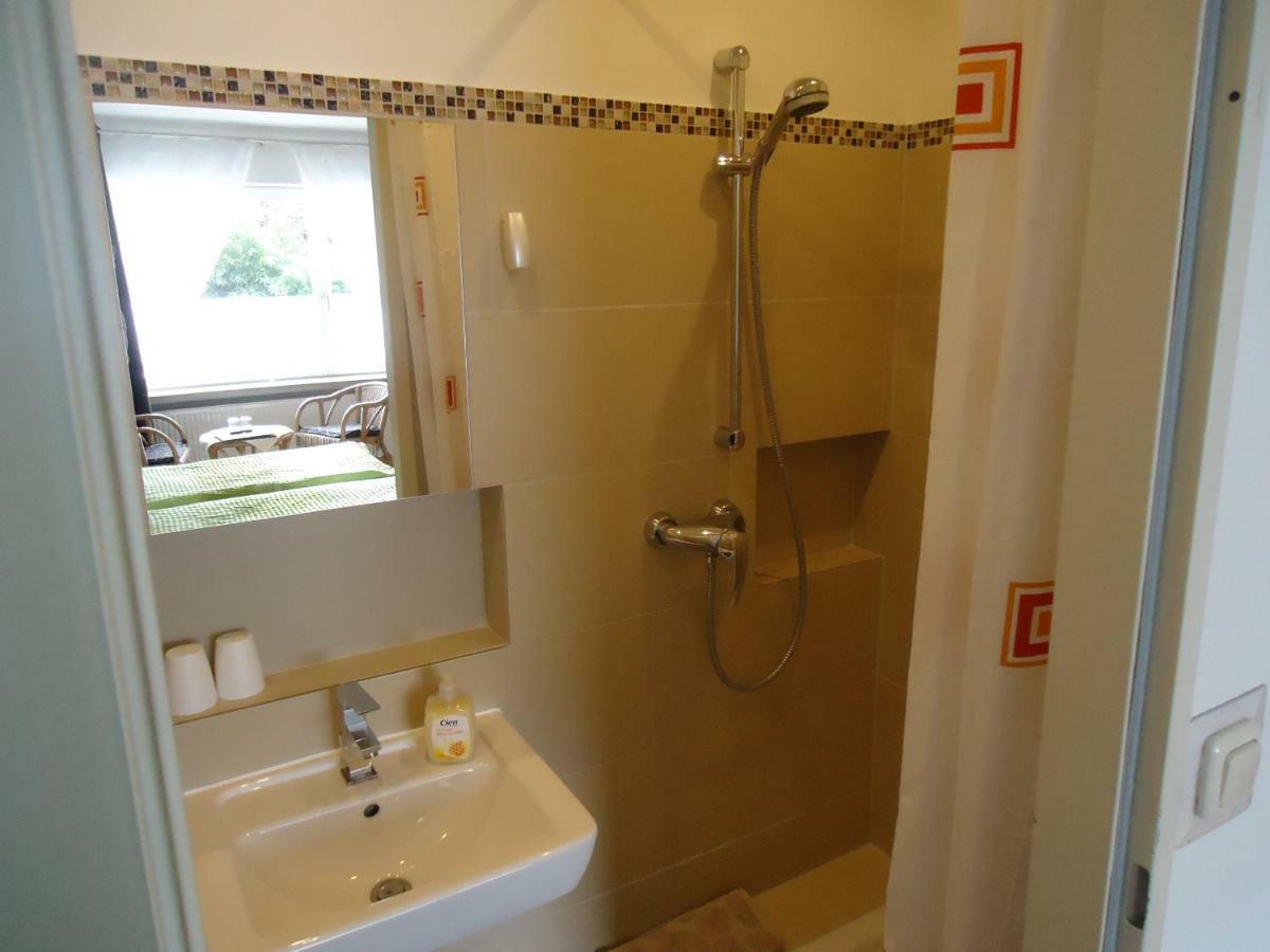 Gaestehaus Sommertal Mit Pool Im Garten, Eigener Parkplatz, 800M Zum Bodensee, 300M Zur Altstadt Meersburg Ngoại thất bức ảnh